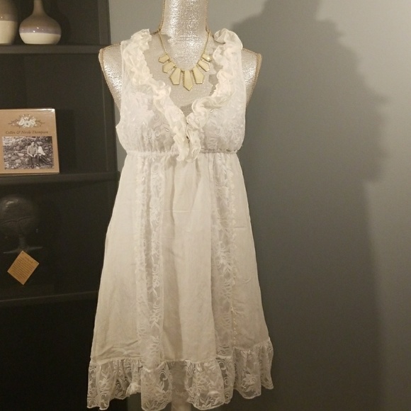 Buckle Dresses & Skirts - Adorable White/Cream Dress